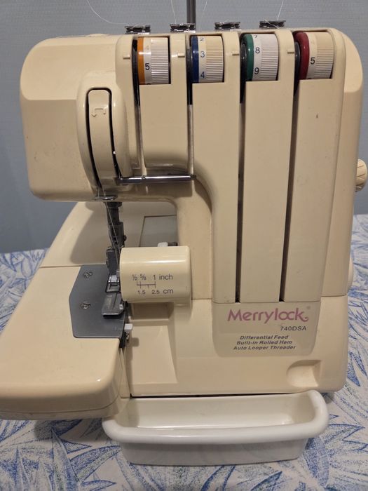 Оверлок MARRYLOCK Janome