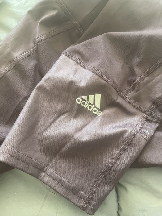 Оригинален спортен клин на Adidas