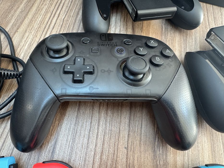 Nintendo Switch Joy-Con, Dock, Adapter, Аксесоари