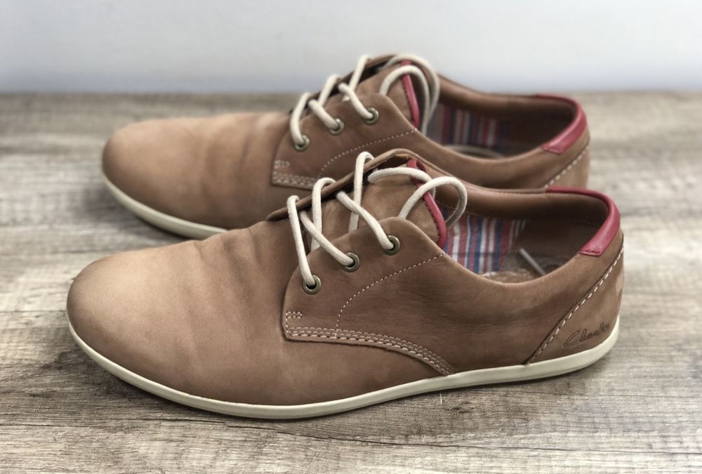 Кожени обувки Clarks – естествен набук, 43 номер
