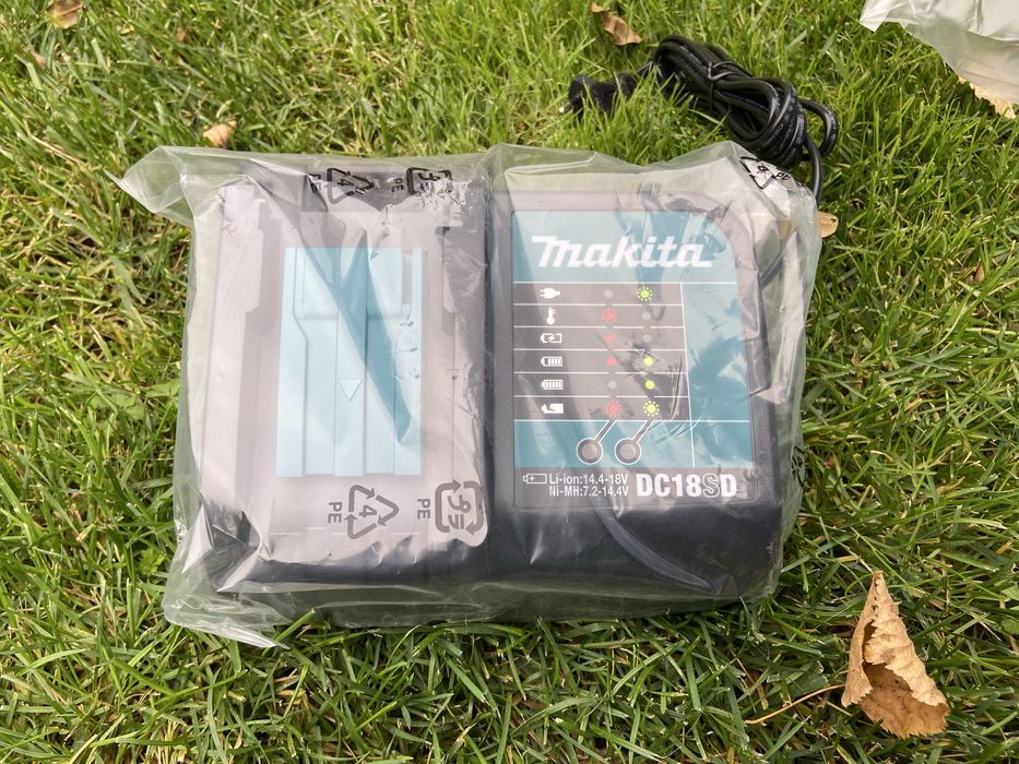 DC18SD-IncarcatorMaghita, Nou, original.