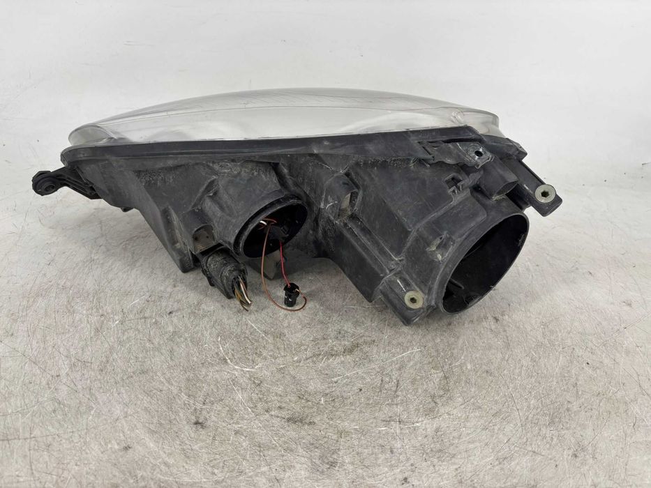 Far stanga/dreapta Volkswagen Golf 5 an 2007