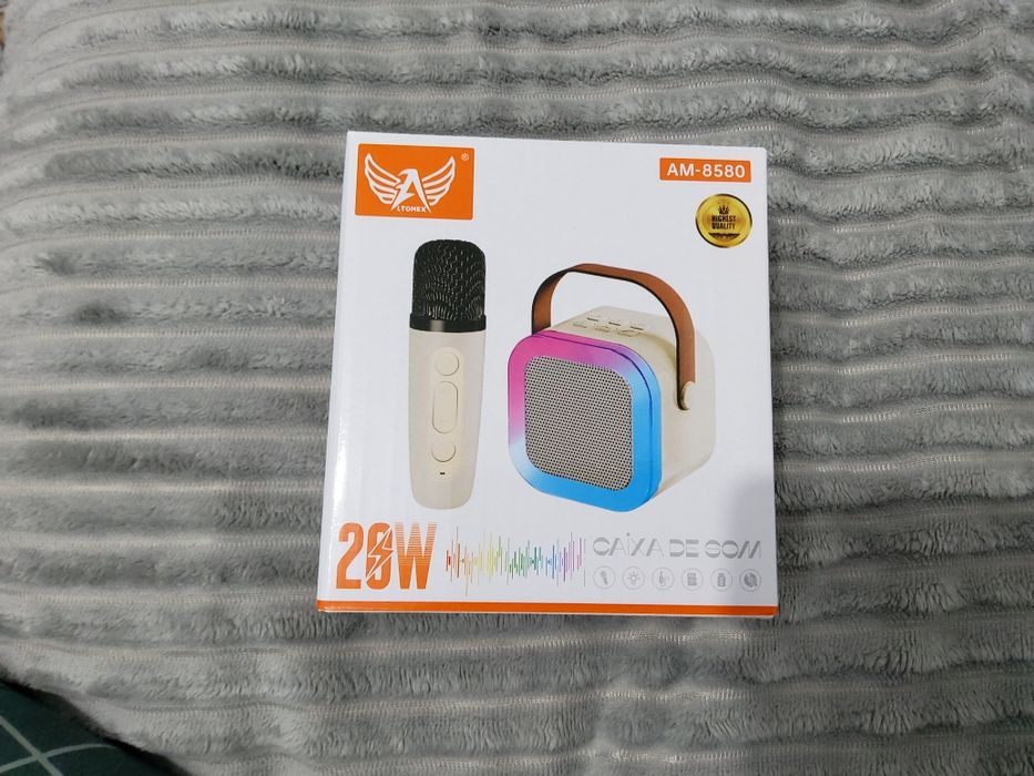 Колонка с микрофоном