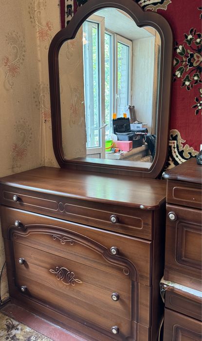 Продается спальный гарнитур срочно!