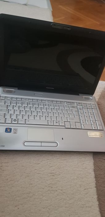 Лаптопи за части.