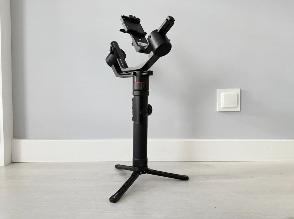 Feiyu Tech AK4000 Stabilizator pentru DSLR si Mirrorless