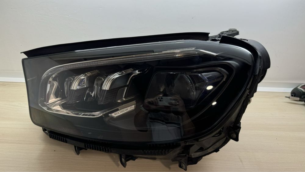 Ляв фар за Мерцедес GLS 2020 г.