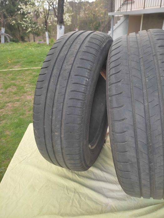 Продавам гуми195/65/15. " МИШЕЛИН  Инсталация Голф 4  врата багажник