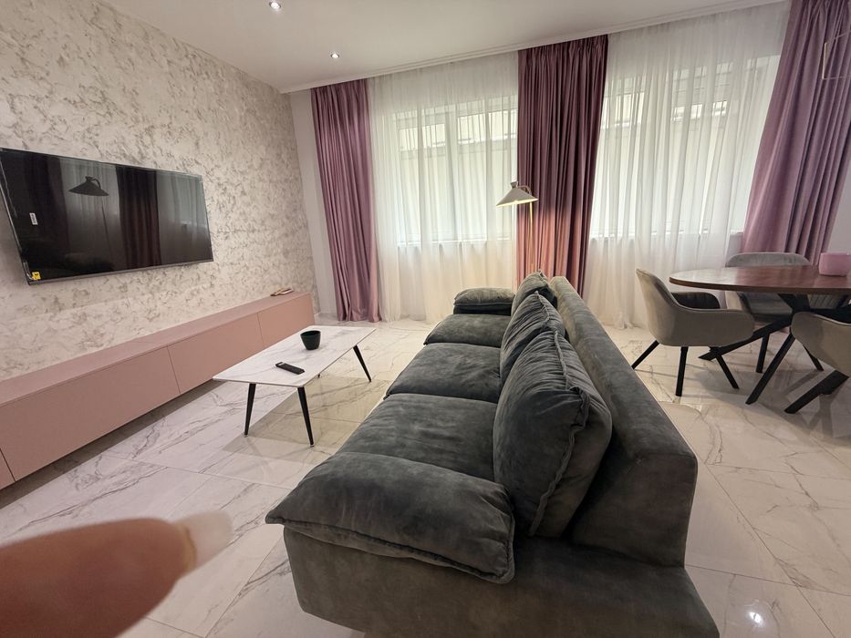 Apartament de Inchiriat  Rin Grand