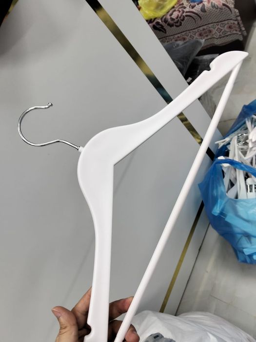 Вешалки  плечики для одежда 300 тг      .