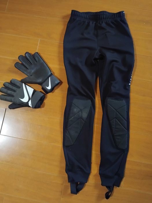 Adidasi Nike mar. 36/Adidas 35, manusi 7 si pantaloni portar 9-10ani