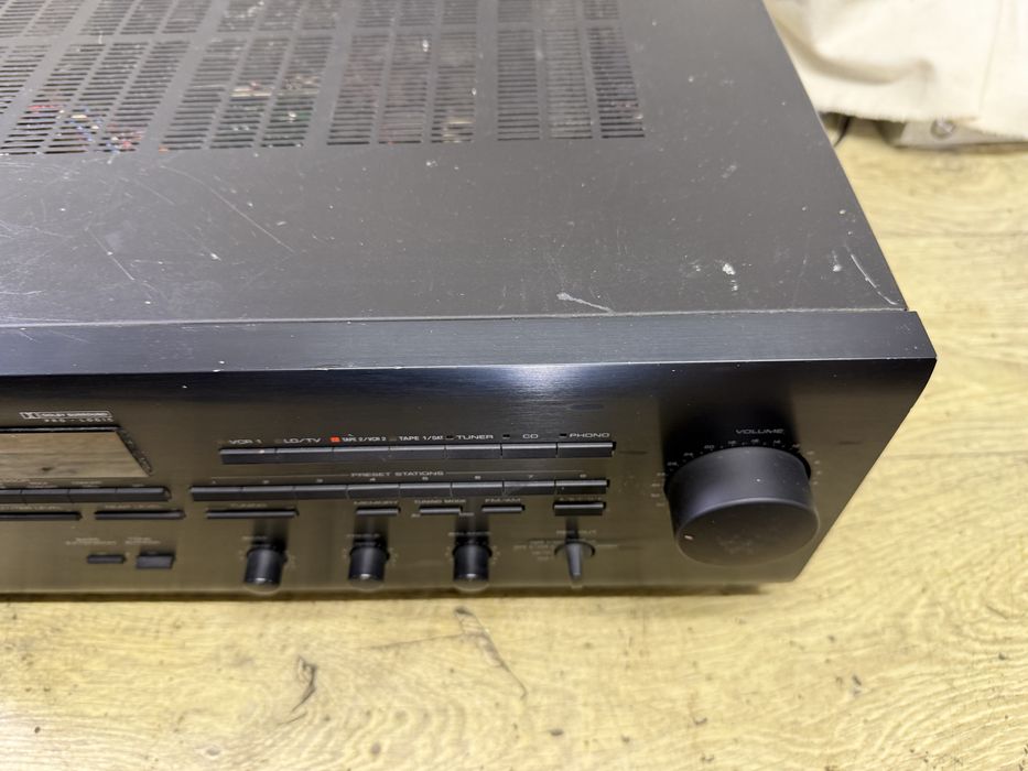 Yamaha RX-V850 resiver