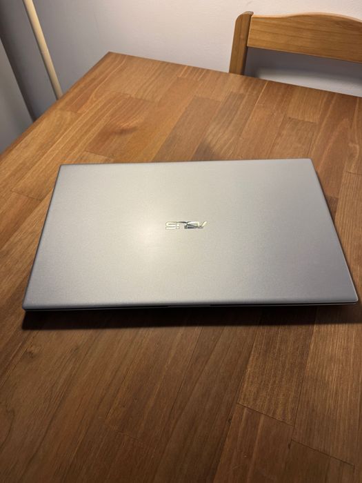 ASUS VivoBook 17