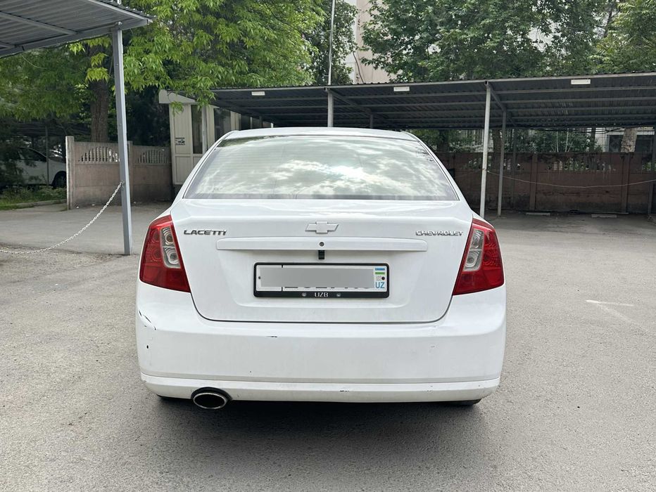 Lacetti 1.8 Avtomat, Full (suyegi butun, kraska, chaqa-chuqasi bor)
