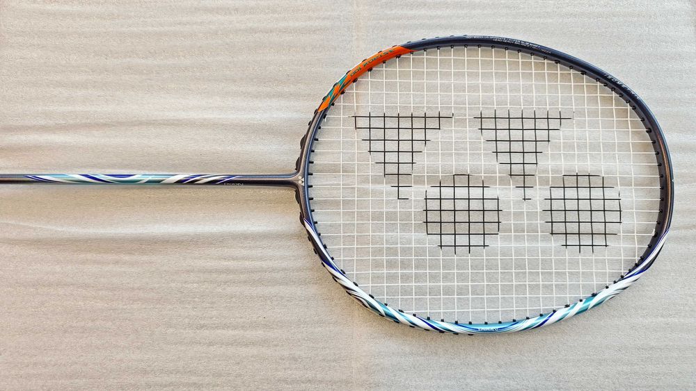 Yonex Astrox 100ZZ  ракета за бадминтон