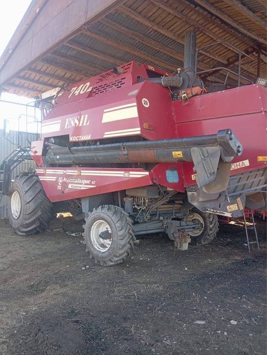 Комбайн Есиль740