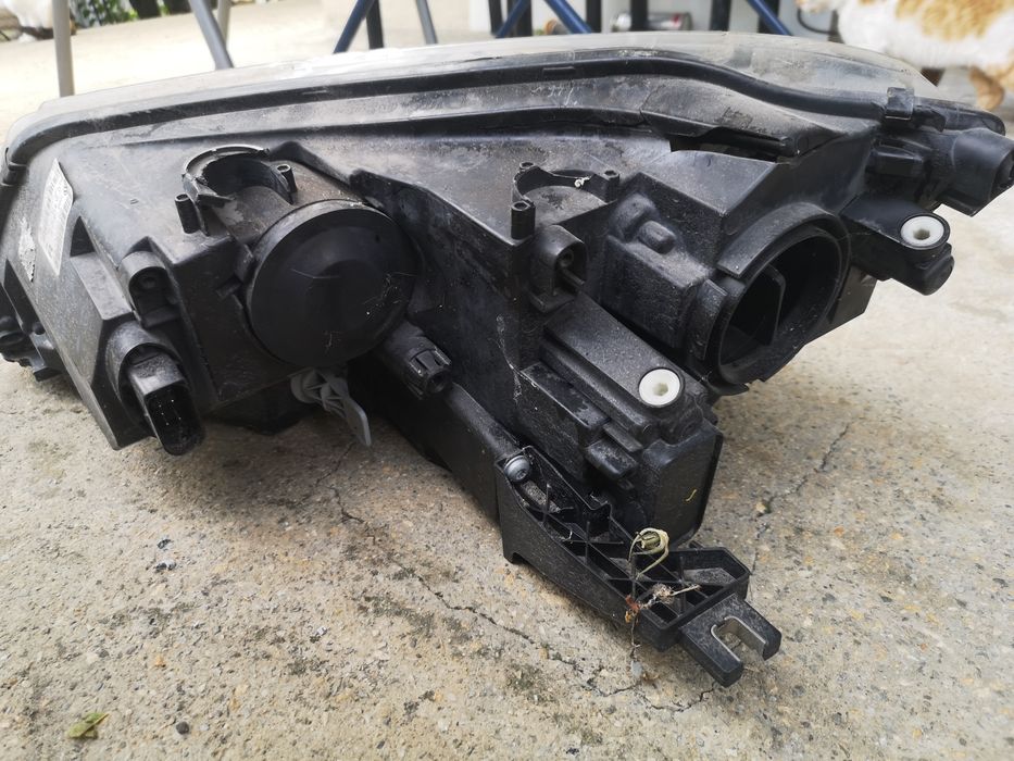 Десен фар за Сеат Алхамбра