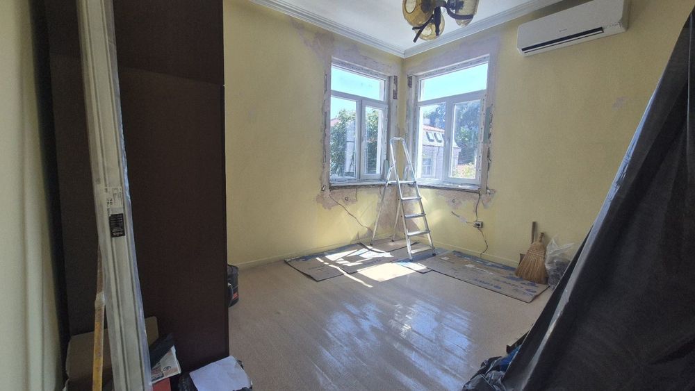ЕТАЖ + ГАРАЖ + 1/4 ИД.Ч от двор 304 кв.м в Център Асеновград