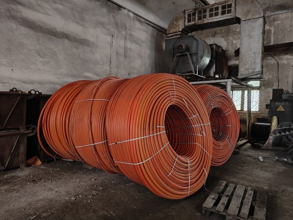 Труба оранжевая ПНД для прокладки и задувки оптического кабеля