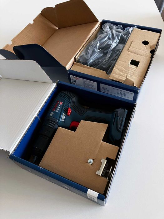 бормашина BOSCH PROFESSIONAL GSB 18V-50 - батерия, зарядно, гаранция