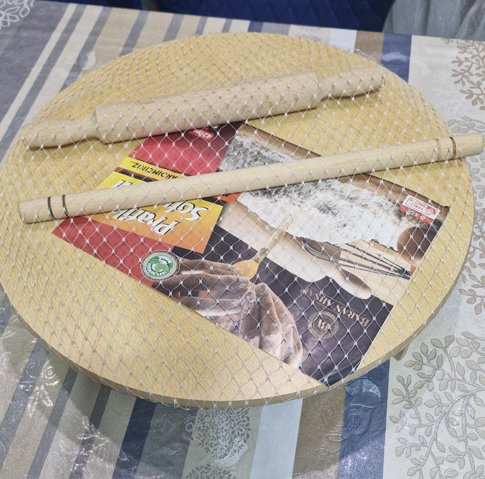 Столик со скалками