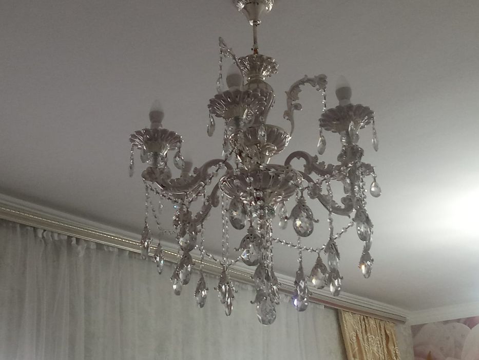 Продам люстру за 25000