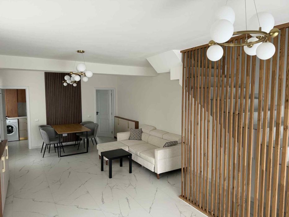 Inchiriez casa Lisaura