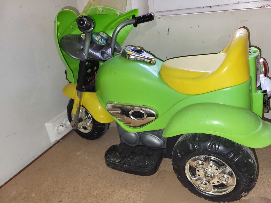 Електрическа детска кола