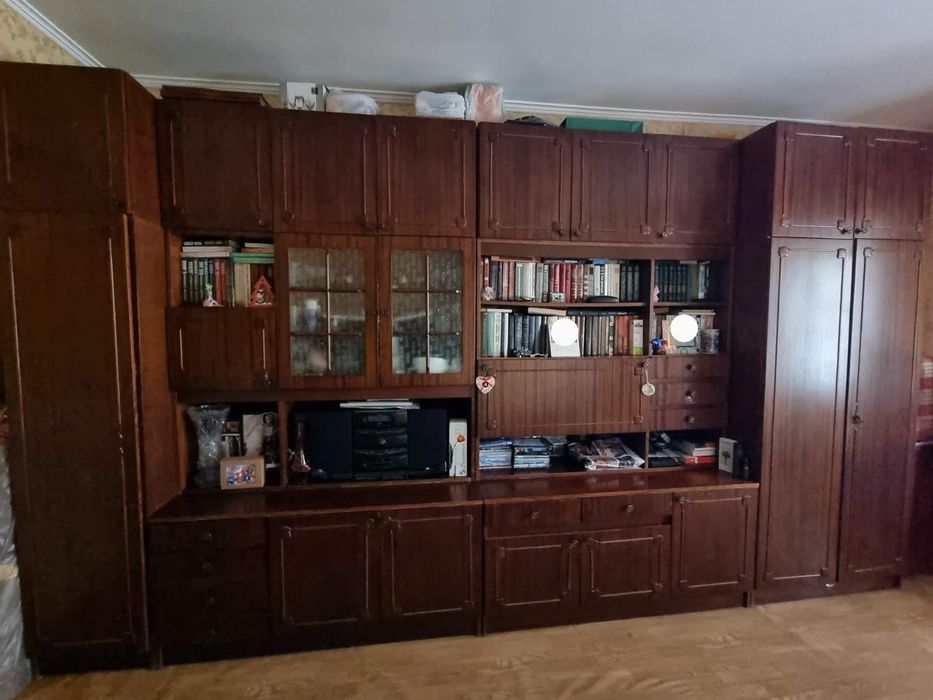 Продам  Стенку для гостиной, дачи.