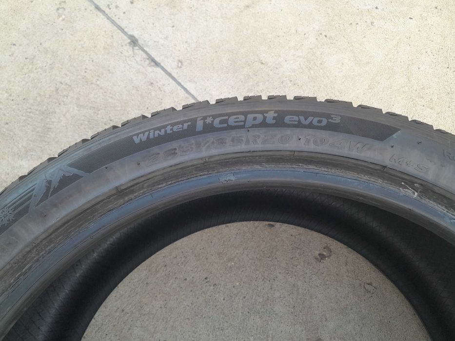 O anvelopa de iarna 285 35 20 hankook Icept evo3  cu 6 mm 2021