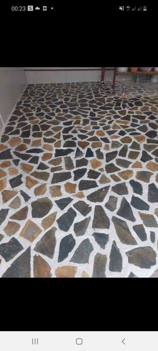 Vând piatră și montez în toată tara