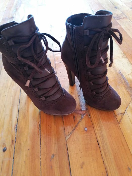 ЕЛЕГАНТНИ Обувки- 35 и 36 номер