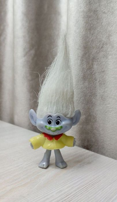 Продам игрушки Тролли из мультфильма.