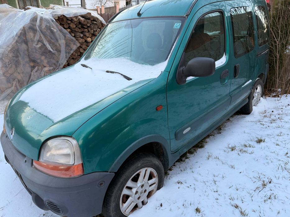 Vând Renault Kangoo pentru dezmembrare / piese
