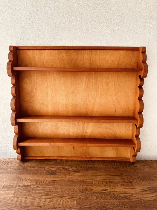 Дървен стенен рафт – масив, ръчна изработка