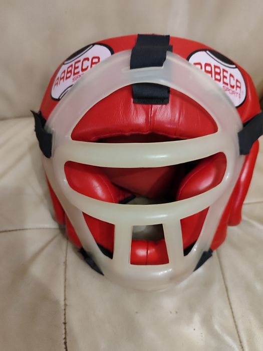 Шлем для единоборств (бокс, муай тай, ММА). Кожа. Отличное состояние!
