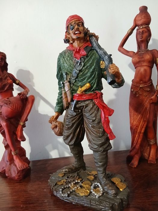 3 statuete vintage colectia "Piratul si Sirenele" noi fara eticheta