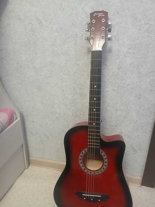 Продам Гитару 15000