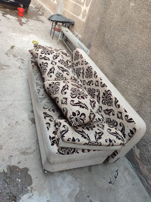 Продам Диван срочно