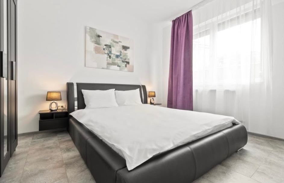 De inchiriat apartamen 3 camere !