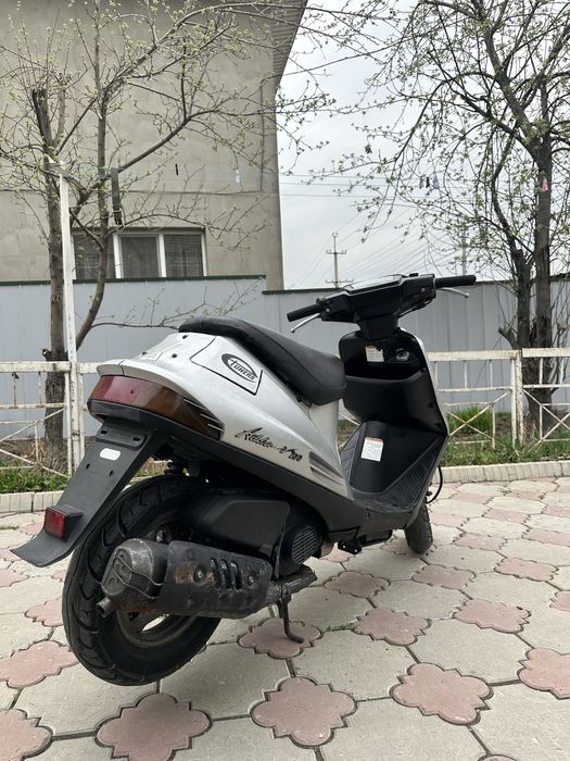 Suzuki adress v100