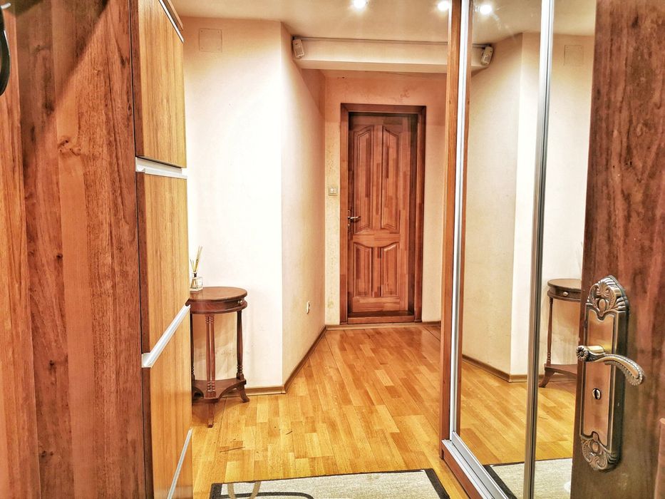 Продава се Тристаен апартамент в Варна, Гръцка махала - 120 кв.м за 2917 €/кв.м - Снимка #1