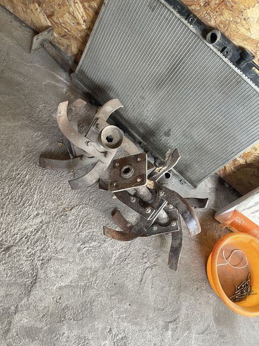 Мотоблок  с фрезами