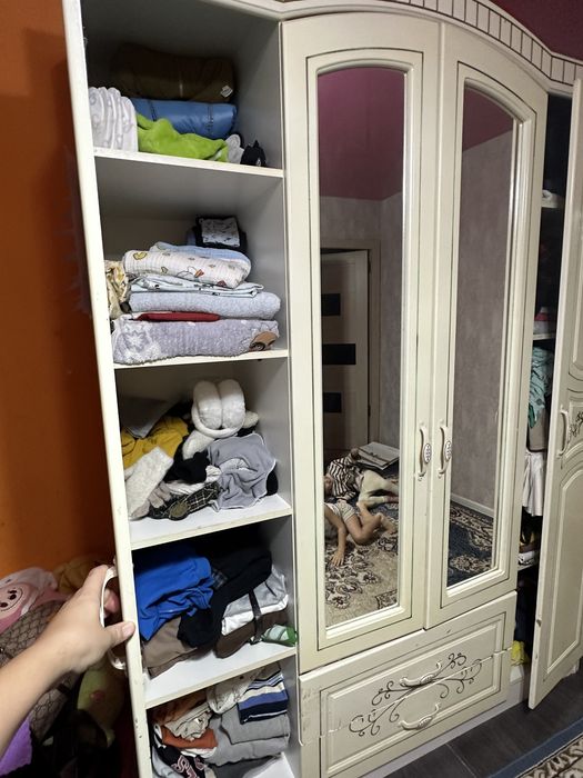 Продам шкаф 9000