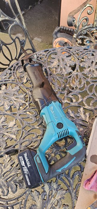 ferăstrău sabie makita