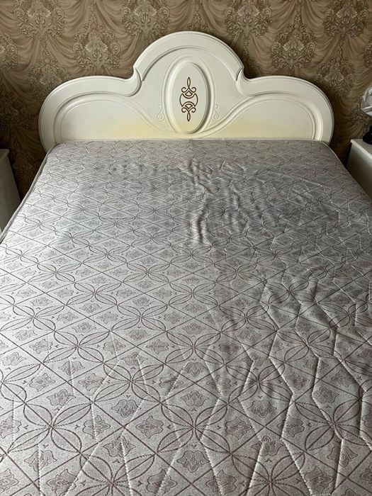 Продам спальный гарнитур