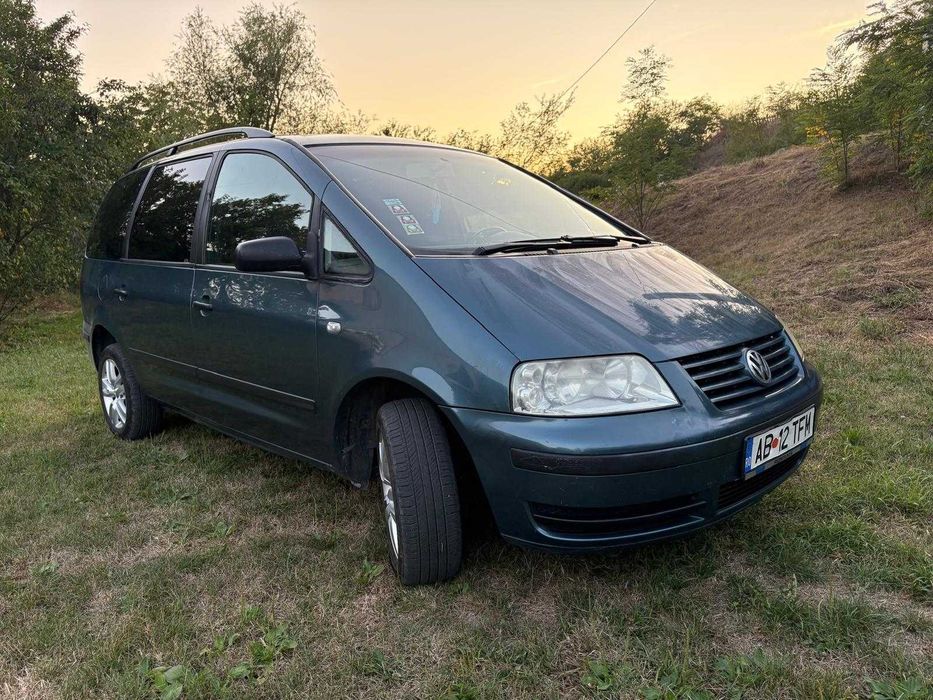 Vând Volkswagen Sharan 1.9 TDI