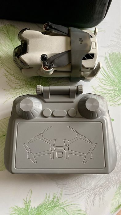 Квадрокоптер Дрон DJI Mini 4 Pro Fly More Combo Plus (DJI RC 2) белый