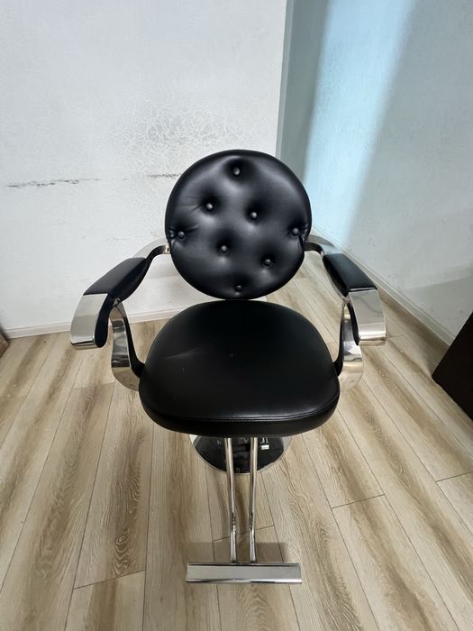 Кресло для парикмахеров