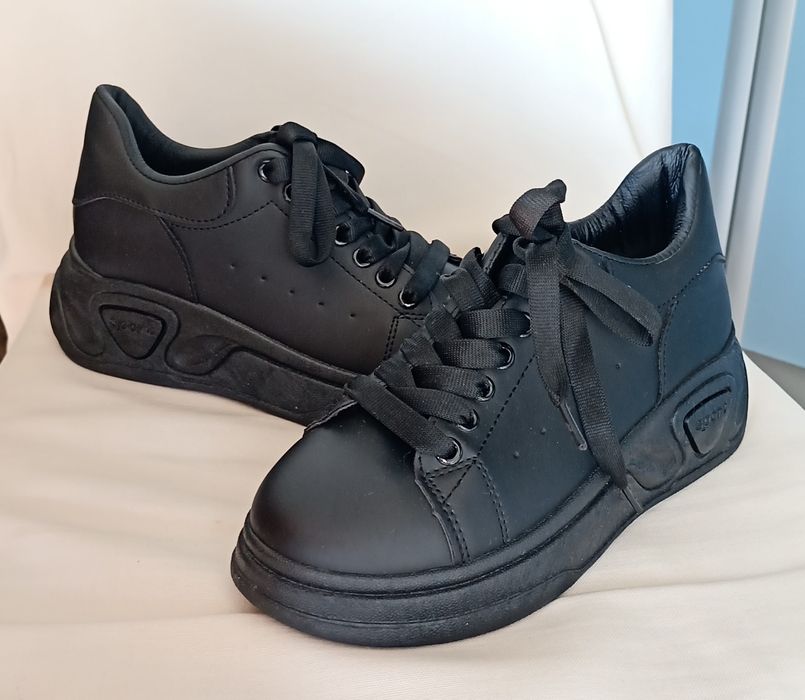 маратонки с платформа/сникърси